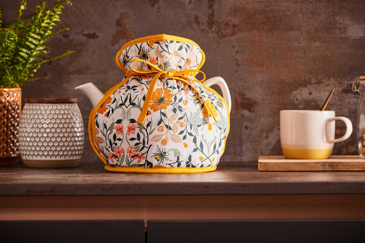 Pannumyssy Bee Bloom - Muff teepannulle