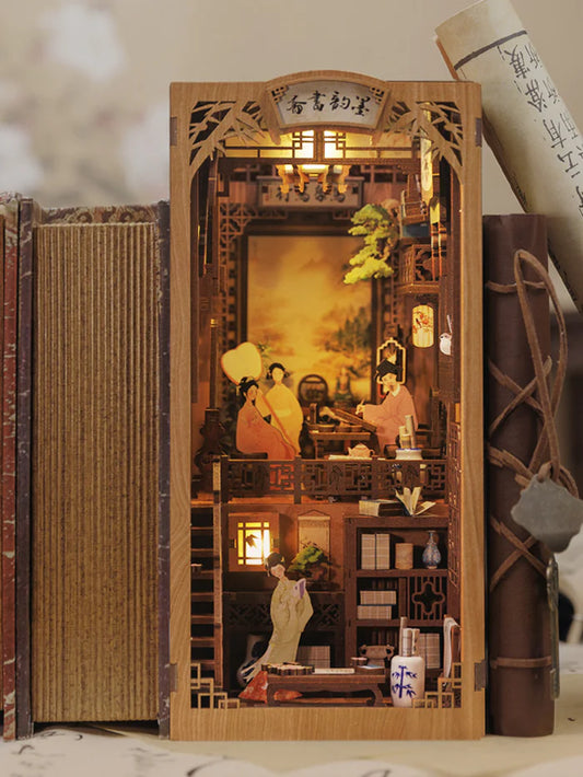 DIY Minimaailma kirjahyllyyn – Ink Rhyme Bookstore Book Nook (sis. pölysuojan)