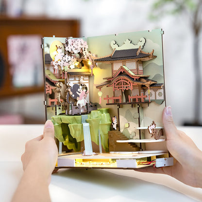 DIY Minimaailma kirjahyllyyn – Falling Sakura Book Nook