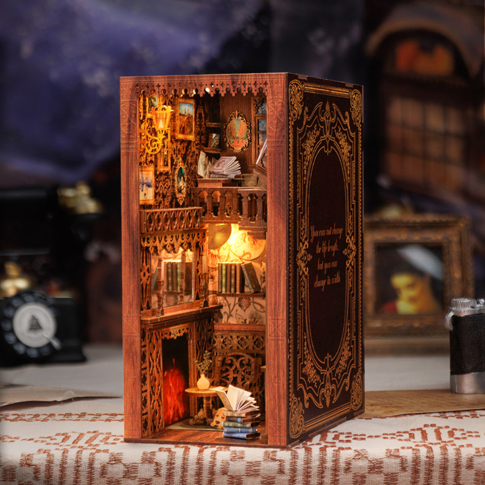 DIY Minimaailma kirjahyllyyn - Eternal Bookstore Book Nook (sis. pölysuojan)