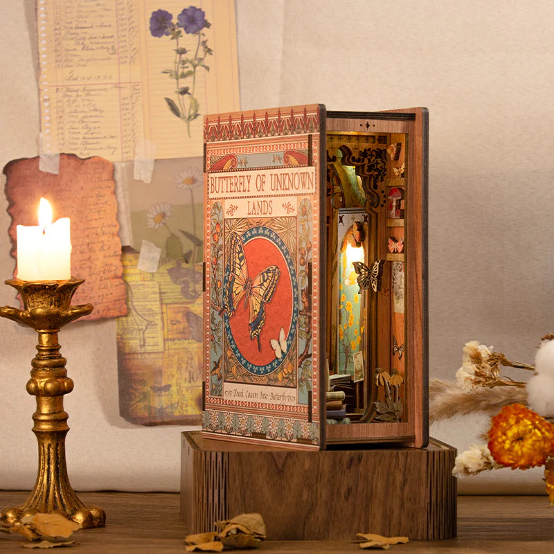 DIY Minimaailma kirjahyllyyn - Butterfly of Unknown Lands Book Nook