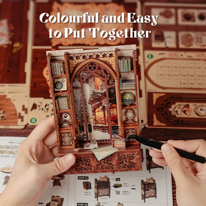 DIY Minimaailma kirjahyllyyn – Bookshop Memories Book Nook (sis. pölysuojan)