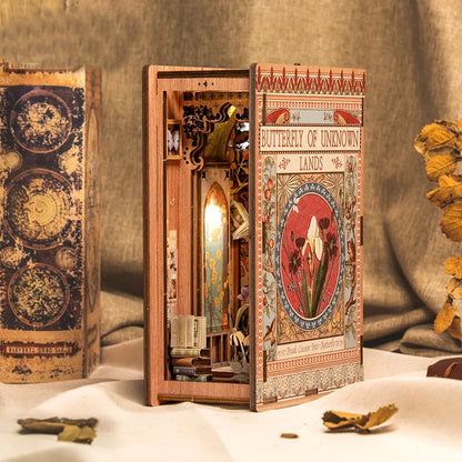 DIY Minimaailma kirjahyllyyn - Butterfly of Unknown Lands Book Nook
