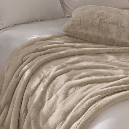 Tekoturkis tyynynpäällinen Oat  - Vaalea beige 45 x 45 cm