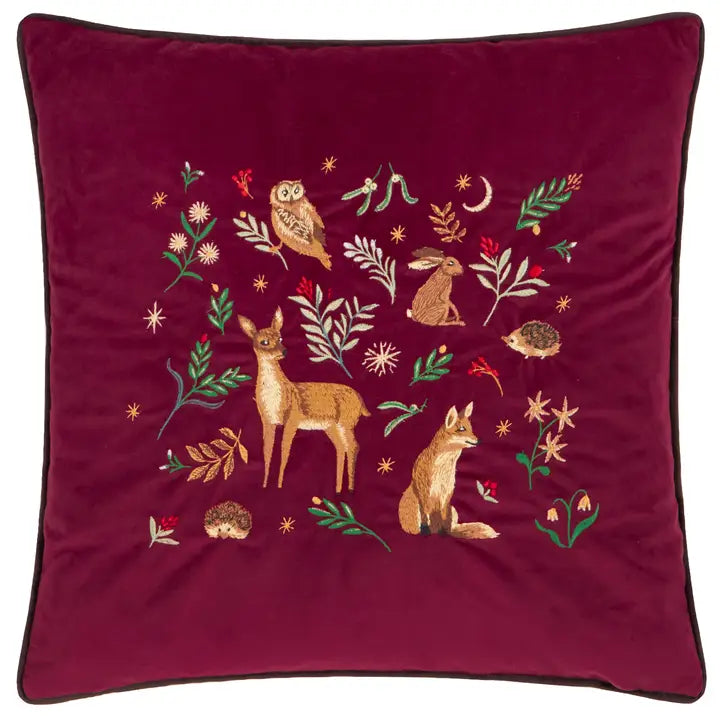 Berry Woods brodeerattu viininpunainen samettityynynpäällinen 45 x 45 cm