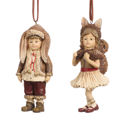 Pupuksi pukeutunut poika ripustettava koriste, 10 cm