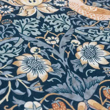 Tyynynpäällinen joka sopii ulkokäyttöön William Morris Strawberry Sininen 50 x 50 cm