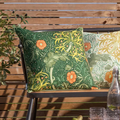 Tyynynpäällinen joka sopii ulkokäyttöön William Morris Seaweed Forrest Green 50 x 50 cm