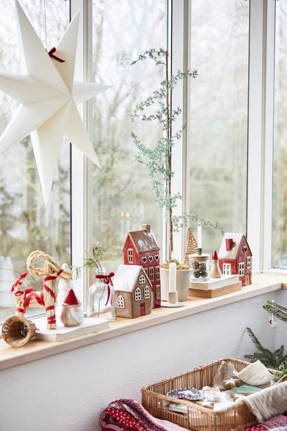 Talolyhty ruskea - punainen ovi