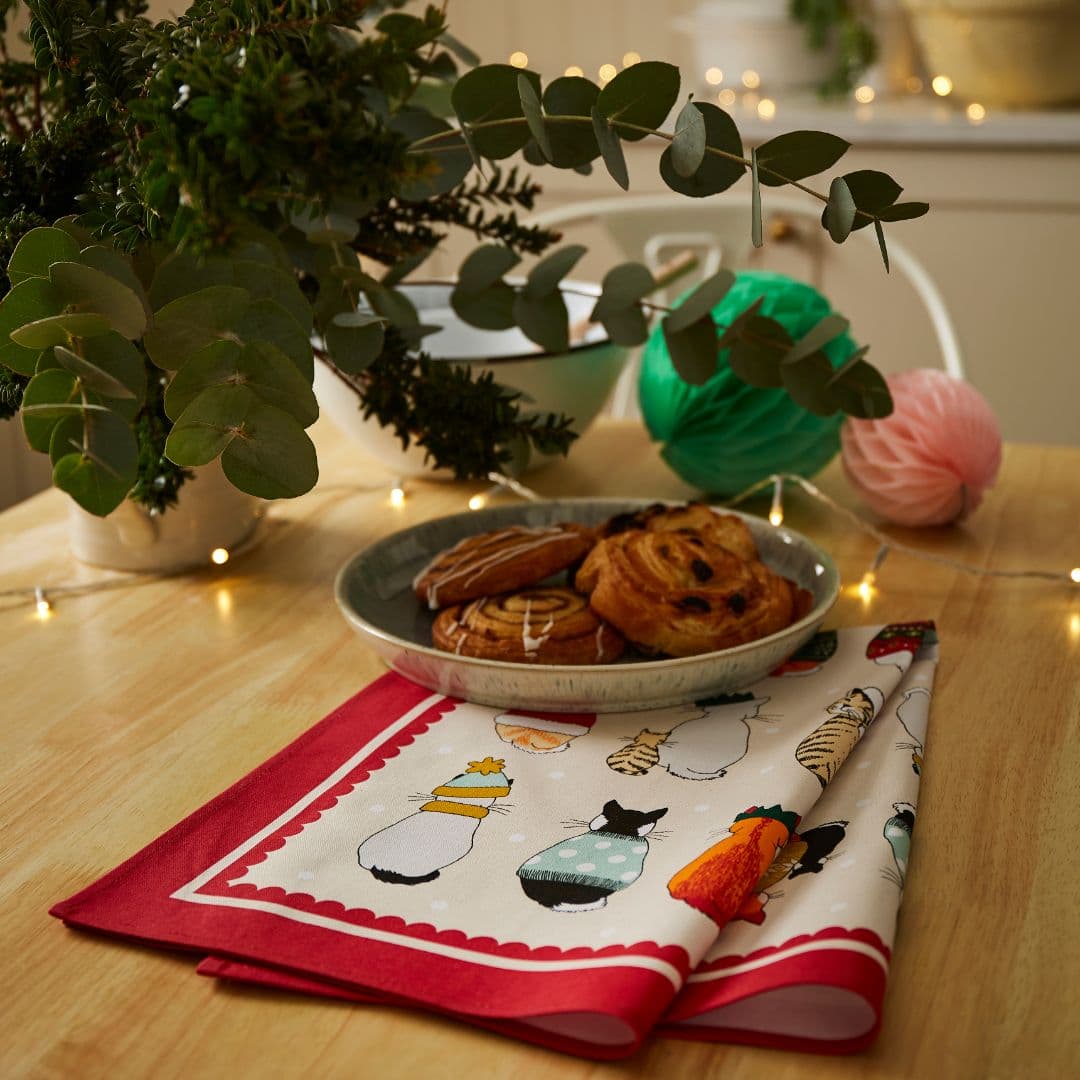 Keittiöpyyhe Joulukissat - Christmas Cats in Waiting