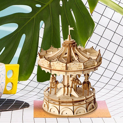 DIY miniatyyri Karuselli - Merry Go Round
