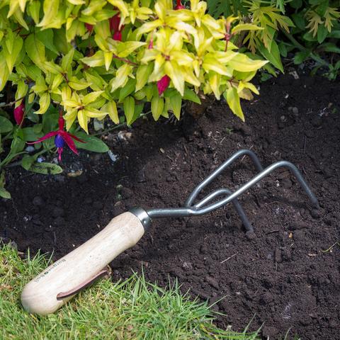 Möyhennyskuokka - Claw Cultivator