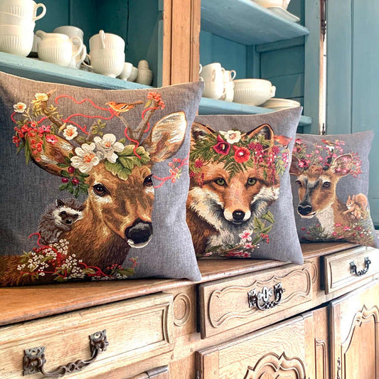 Gobeliini tyynynpäällinen Kukka-kauris & orava
