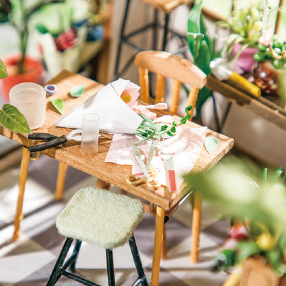 DIY Miniatyyritalo Kukkakauppa - Emily's flower shop