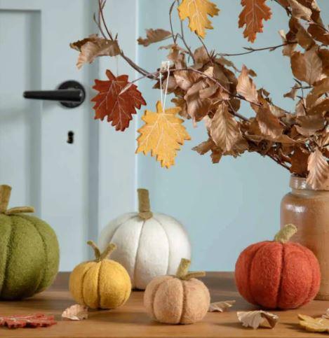 Vihreä kurpitsa 16 cm huopakoriste