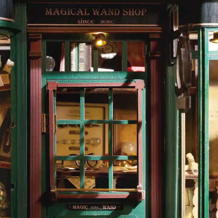 DIY Miniatyyritalo – Magic Shop