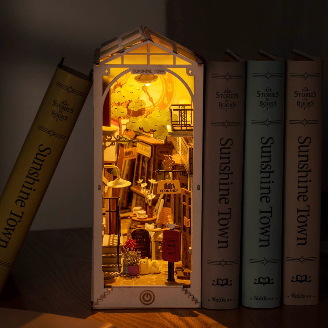 DIY Minimaailma kirjahyllyyn - Sunshine Town Book Nook
