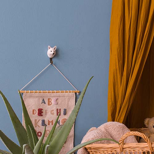 Käsin veistetty seinäkoukku Naali / Napakettu