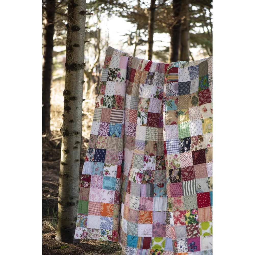 Värikäs parisängyn päiväpeitto 240x240 cm