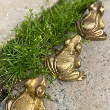 Minikokoinen sammakko puutarhakoriste messinki