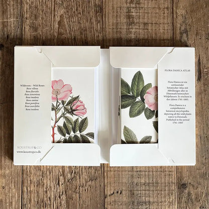 Postikortit Villiruusut - Wild roses 8 kpl
