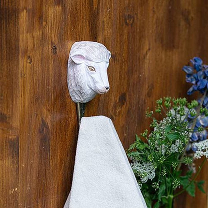 Käsin veistetty seinäkoukku Lammas