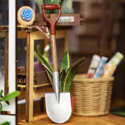 DIY Minimaailma kirjahyllyyn - Garden House Book Nook