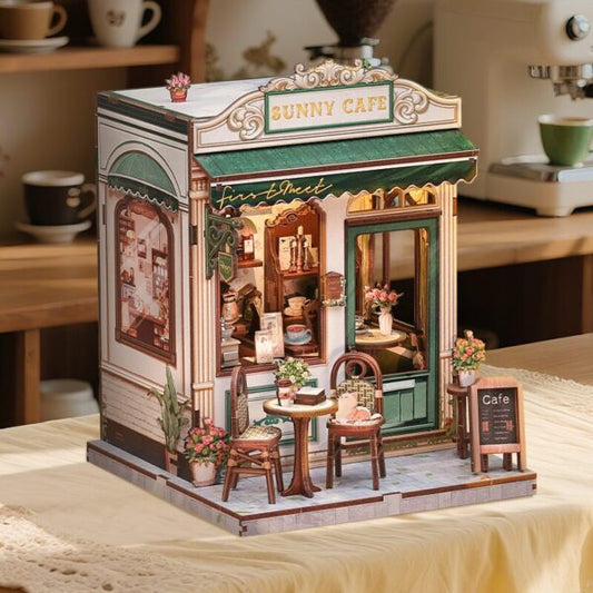 DIY Minimaailma kirjahyllyyn – Sunny Cafe Book Nook