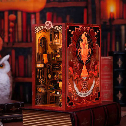 DIY Minimaailma kirjahyllyyn – Flame Common Room Book Nook (sis. pölysuojan)