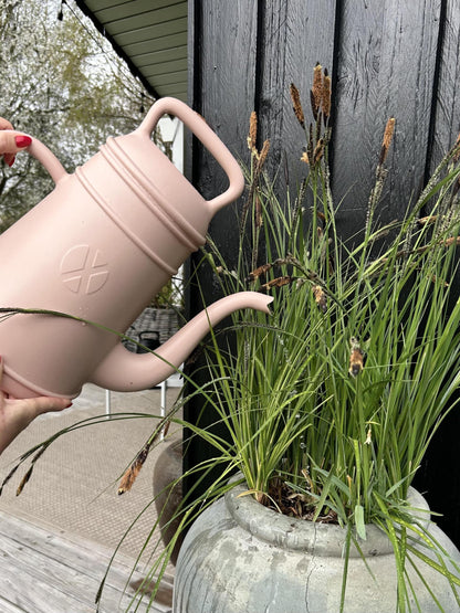 Lungo kastelukannu Vaalea roosa - Pink 8 litraa