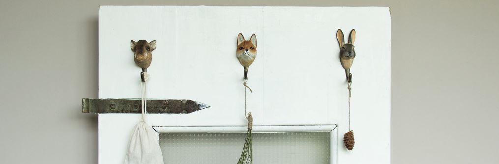 Käsin veistetty seinäkoukku Jänis