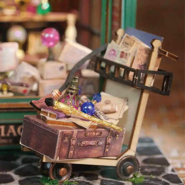 DIY Miniatyyritalo – Magic Shop