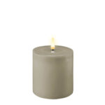 Vaalea harmaanruskea (Sand) Led kynttilä 10 cm (halk. 10 cm), Deluxe Homeart on lisätty toivelistallesi