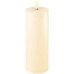Kermanvalkoinen (Cream) Led-kynttilä 20 cm (halk. 7,5 cm), Deluxe Homeart on lisätty toivelistallesi