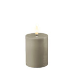 Vaalea harmaanruskea (Sand) Led kynttilä 10 cm (halk. 7,5 cm), Deluxe Homeart on lisätty toivelistallesi