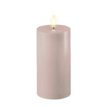 Puuteriroosa (Rose) Led-kynttilä 15 cm (halk. 7,5 cm), Deluxe Homeart on lisätty toivelistallesi