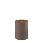 Ruskea (Mocca) Led-kynttilä 10 cm (halk. 7,5 cm), Deluxe Homeart on lisätty toivelistallesi
