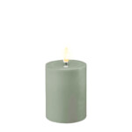 Vihreänharmaa (Salvie Green) Led-kynttilä 10 cm (halk. 7,5 cm), Deluxe Homeart on lisätty toivelistallesi