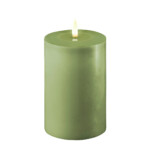Oliivinvihreä (Olive Green) Led kynttilä 15 cm (halk. 10 cm), Deluxe Homeart on lisätty toivelistallesi